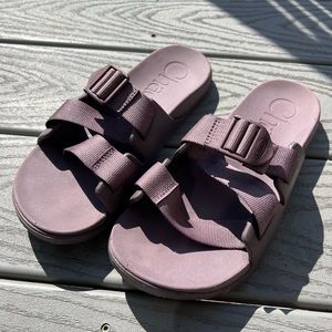 Excellent condition Chaco Chill Slides - Women’s size 8